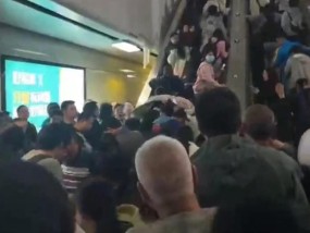 网传深圳北站地铁站扶梯发生踩踏事故，工作人员回应