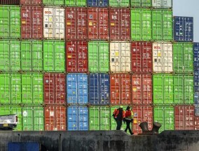 中国反制美国“对等关税”，懂王这回踢到铁板了