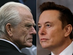 火力全开！马斯克怒怼特朗普的贸易军师称其“比一袋砖还蠢”
