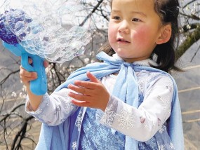 春日西藏“赏花经济”焕新文旅活力