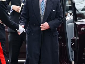 查尔斯再因癌症入院！凯特威廉顶住疲惫跑活动，隔壁梅根哈利却计划拍戴安娜新纪录片？