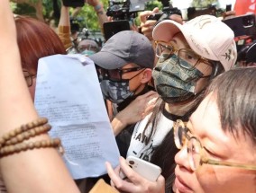 今晚将返回大陆，亚亚痛心回应：我要清白离台