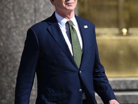 贝森特反驳“有外国在抛美债”的说法今秋将遴选鲍威尔接班人！