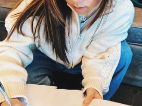 歌手邓紫棋成为签约作家