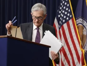 尾盘：鲍威尔讲话后美股跌幅扩大 英伟达重挫逾10%